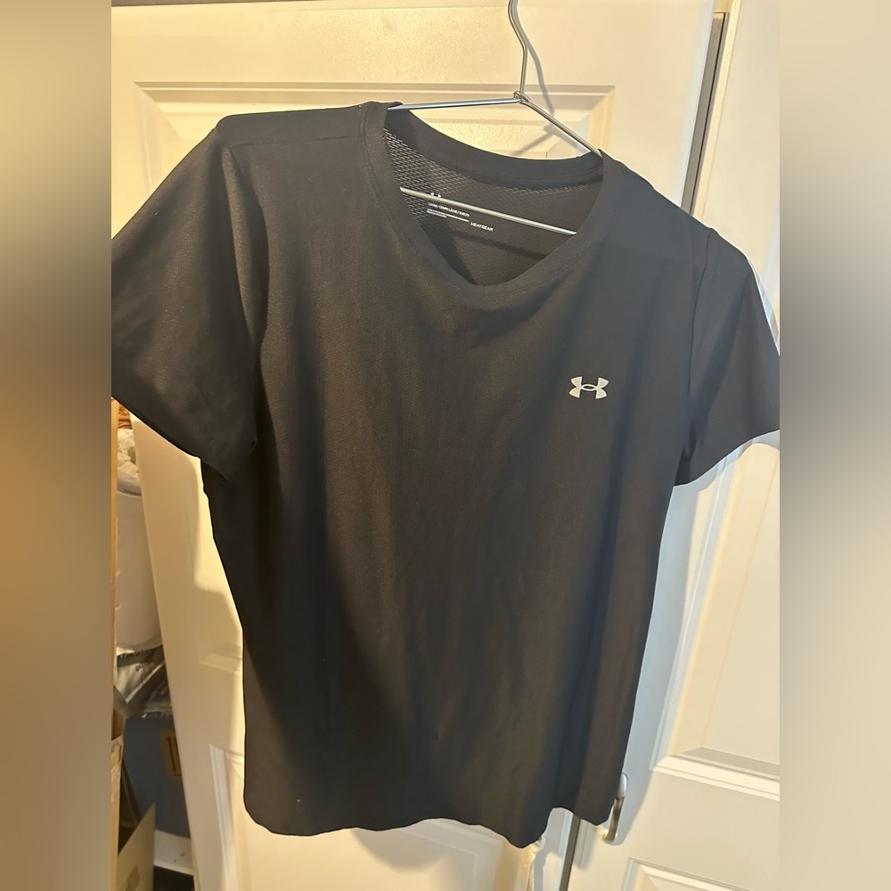 Women's Under Armour Tech Graphic Short Sleeve T Shirt Black/White Free Shipping